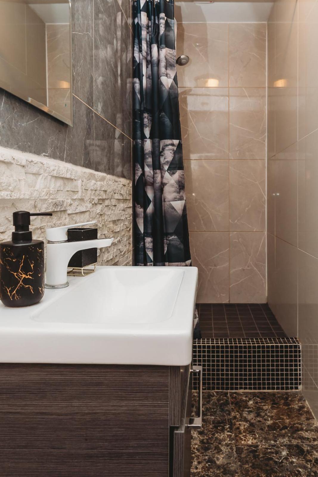Old Town Room, Private Bathroom - A Appartamento *
