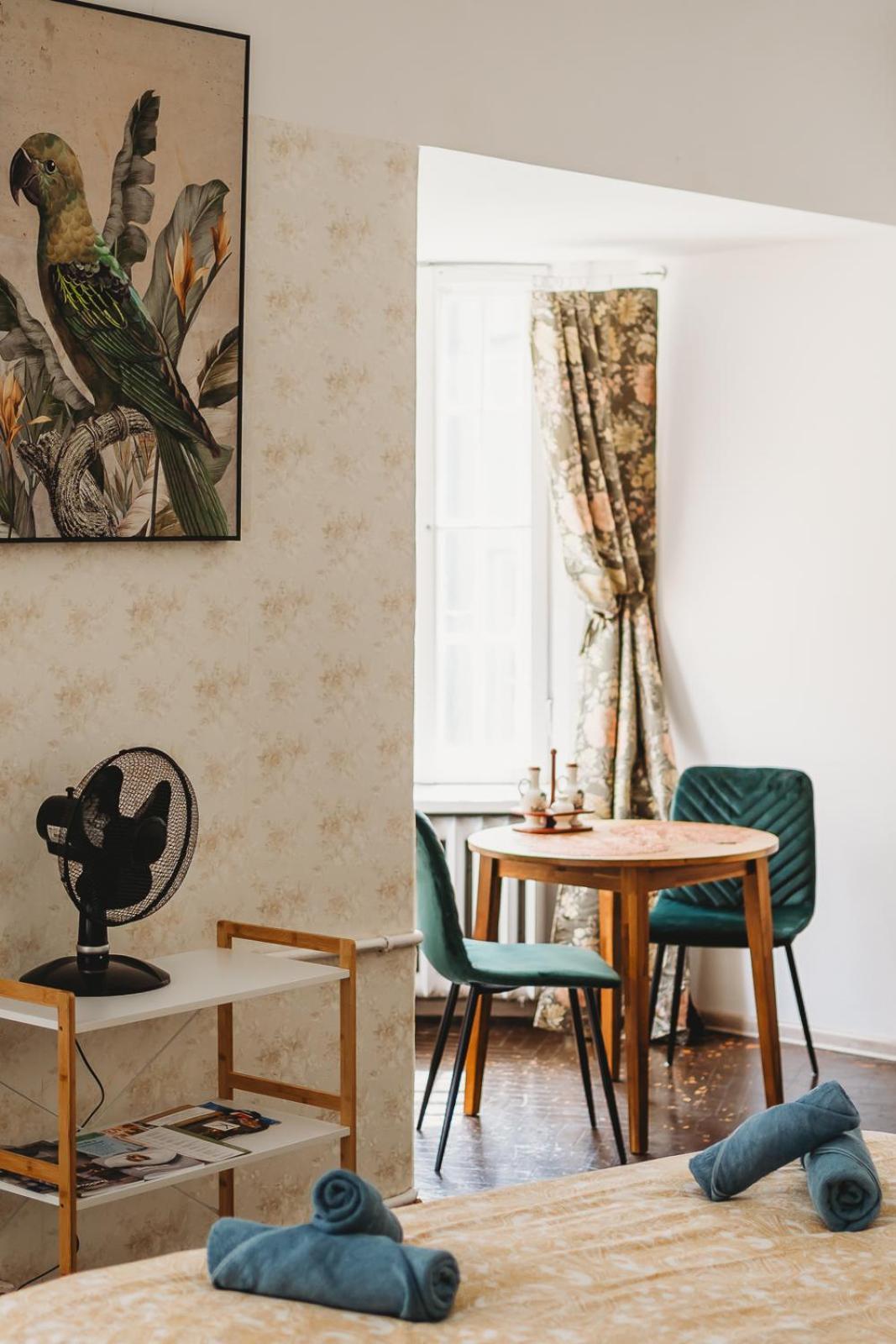 Old Town Room, Private Bathroom - A Apartment